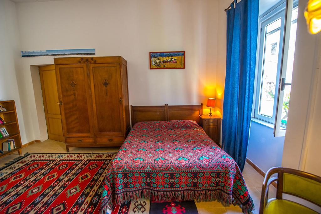 Mi Casa Es Tu Casa - Shkodra Backpackers Hostel מראה חיצוני תמונה