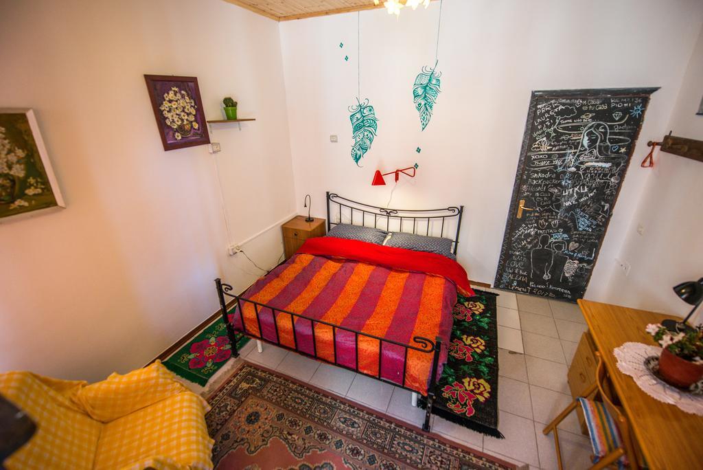 Mi Casa Es Tu Casa - Shkodra Backpackers Hostel מראה חיצוני תמונה